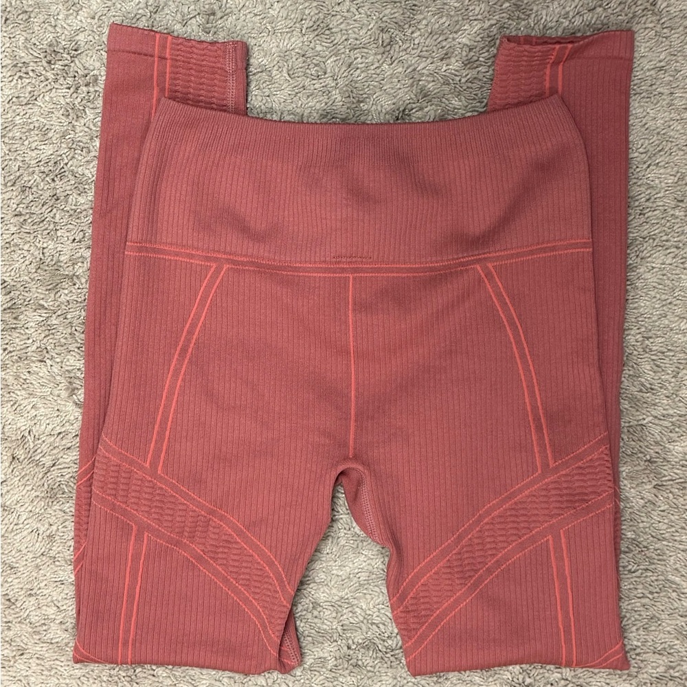 Fabletics Seamless Leggings size S in EUC! - Picture 4 of 8